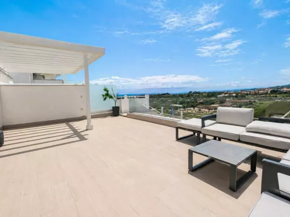 2-bedroom Apartment In Estepona, Spain (75 M²)