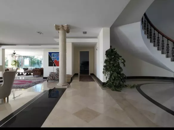 8-bedroom Villa In Estepona, Spain (1.265 M²)