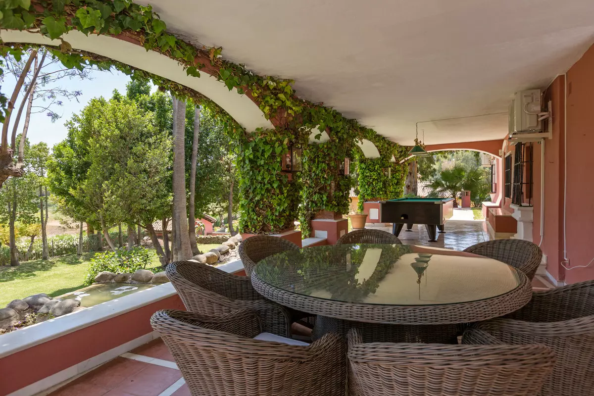 12-bedroom Villa In Benahavis, Spain (1.058 M²)