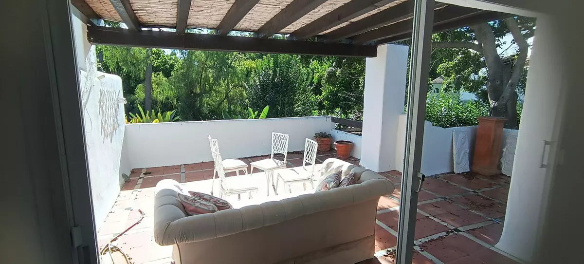 3-bedroom Apartment In Marbella, Spain (220 M²)