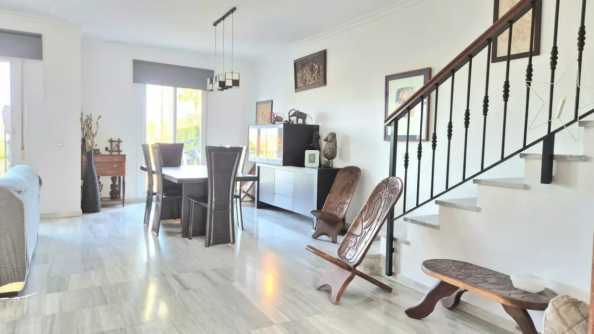 3-bedroom Villa In Alhaurín El Grande, Spain (242 M²)