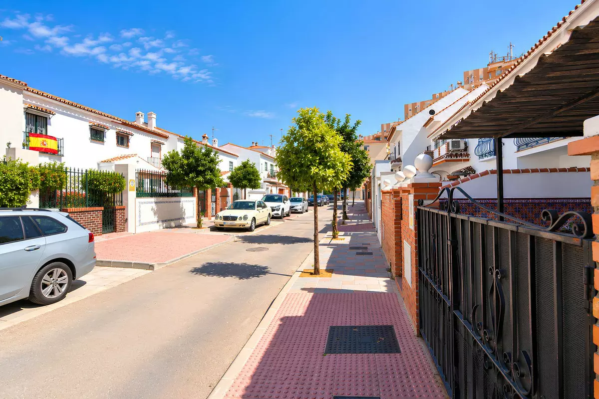 3-bedroom Villa In Fuengirola, Spain (155 M²)
