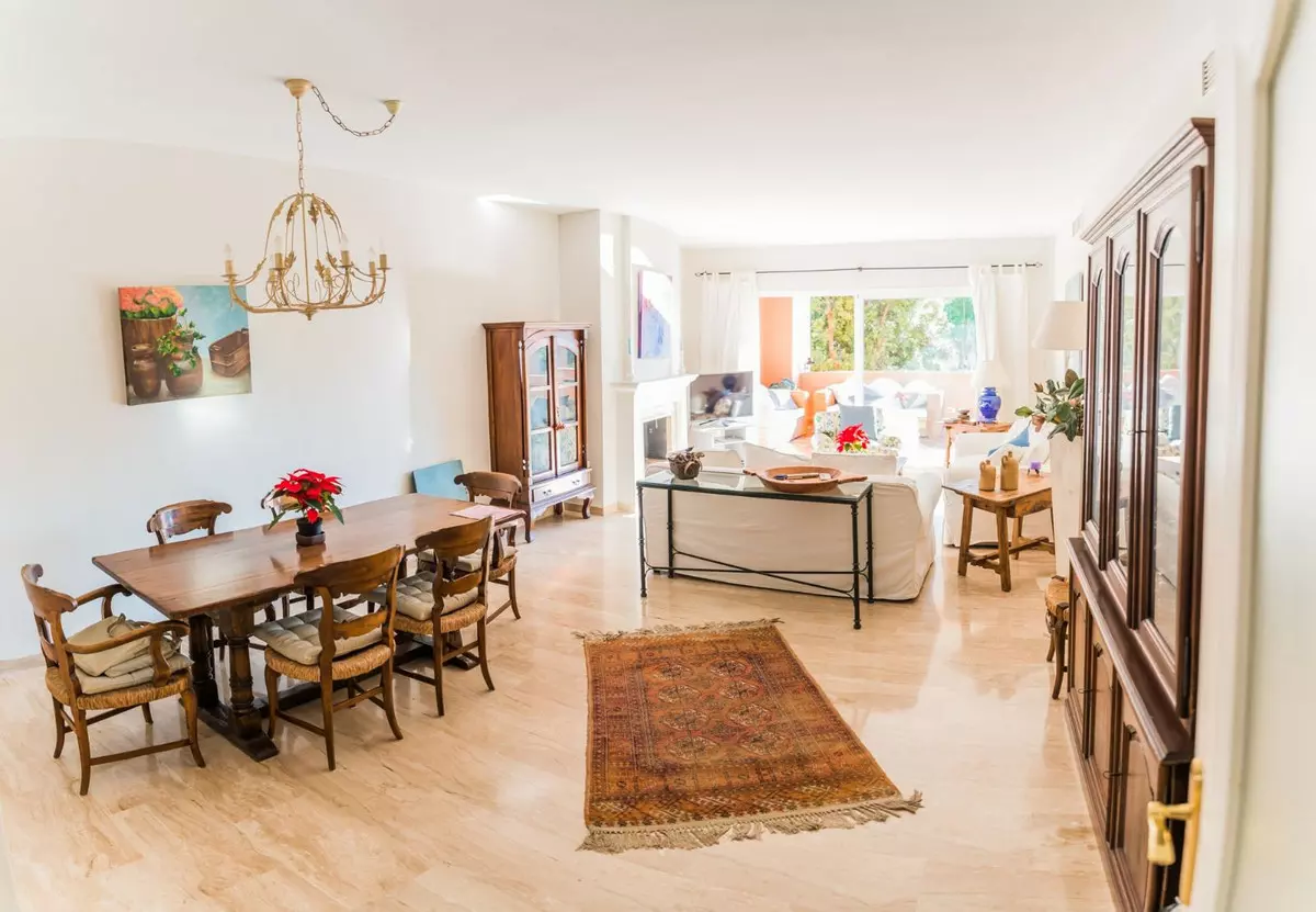 2-bedroom Apartment In Marbella, Spain (135 M²)