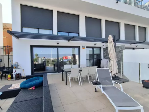 3-bedroom Apartment In Guardamar Del Segura, Spain (120 M²)