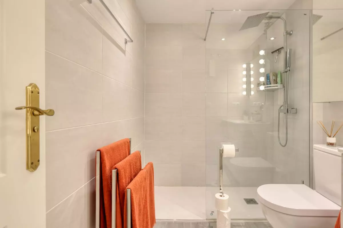 3-bedroom Apartment In Marbella, Spain (130 M²)