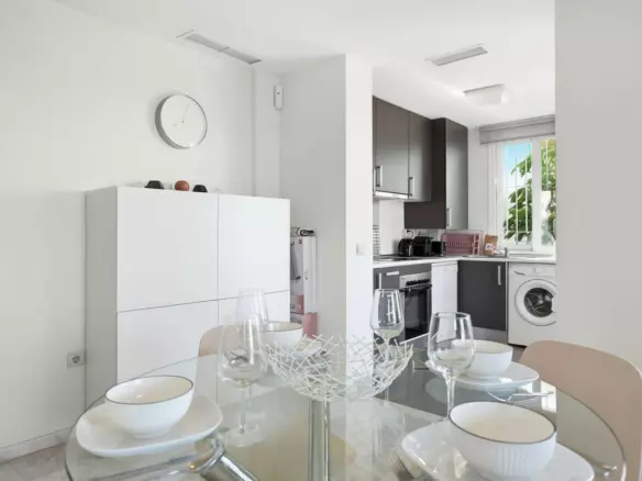 2-bedroom Apartment In Estepona, Spain (86 M²)