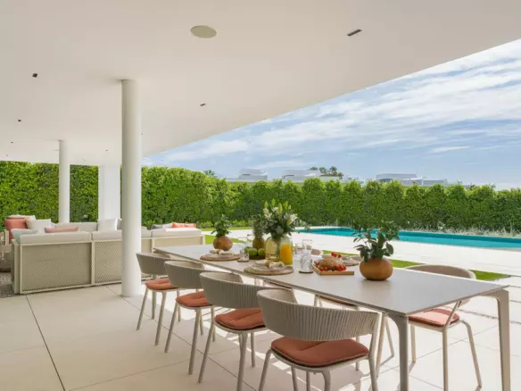 5-bedroom Villa In Marbella, Spain (912 M²)