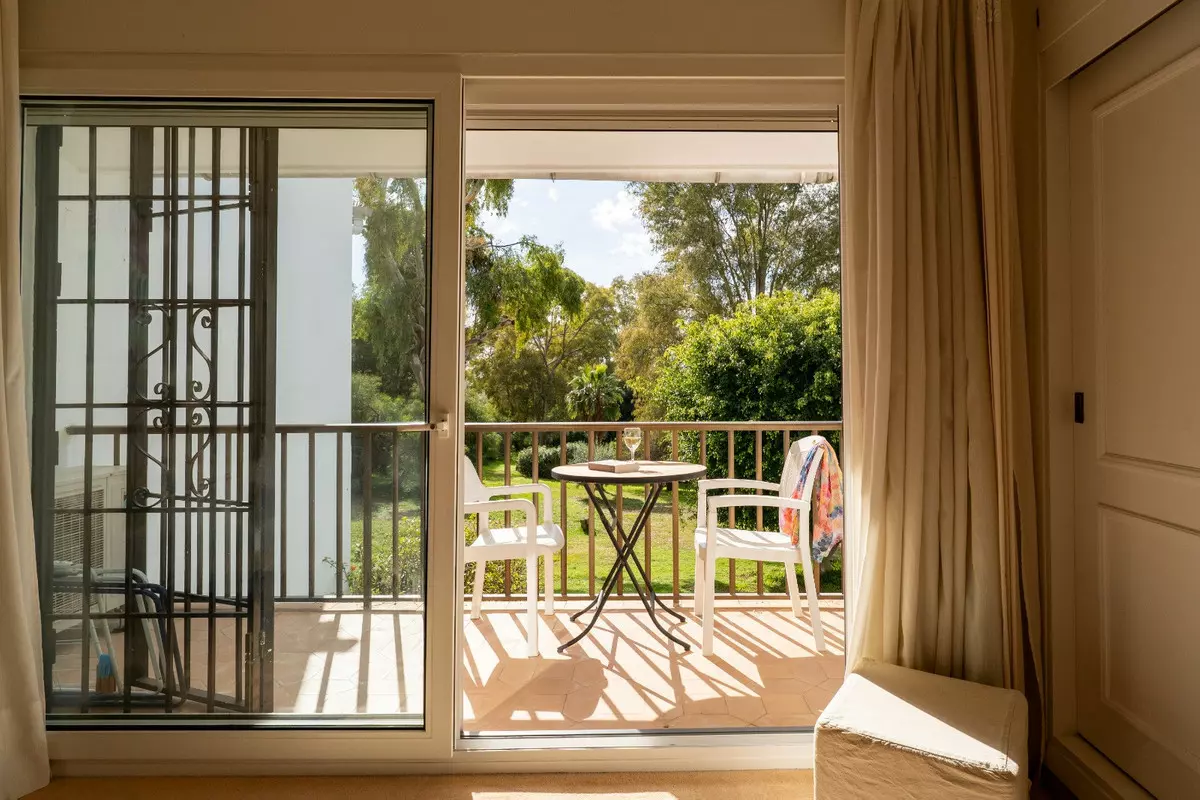 2-bedroom Villa In Estepona, Spain (140 M²)