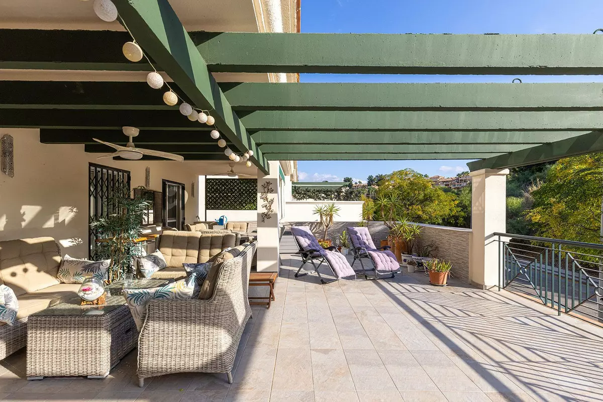 3-bedroom Apartment In Marbella, Spain (130 M²)