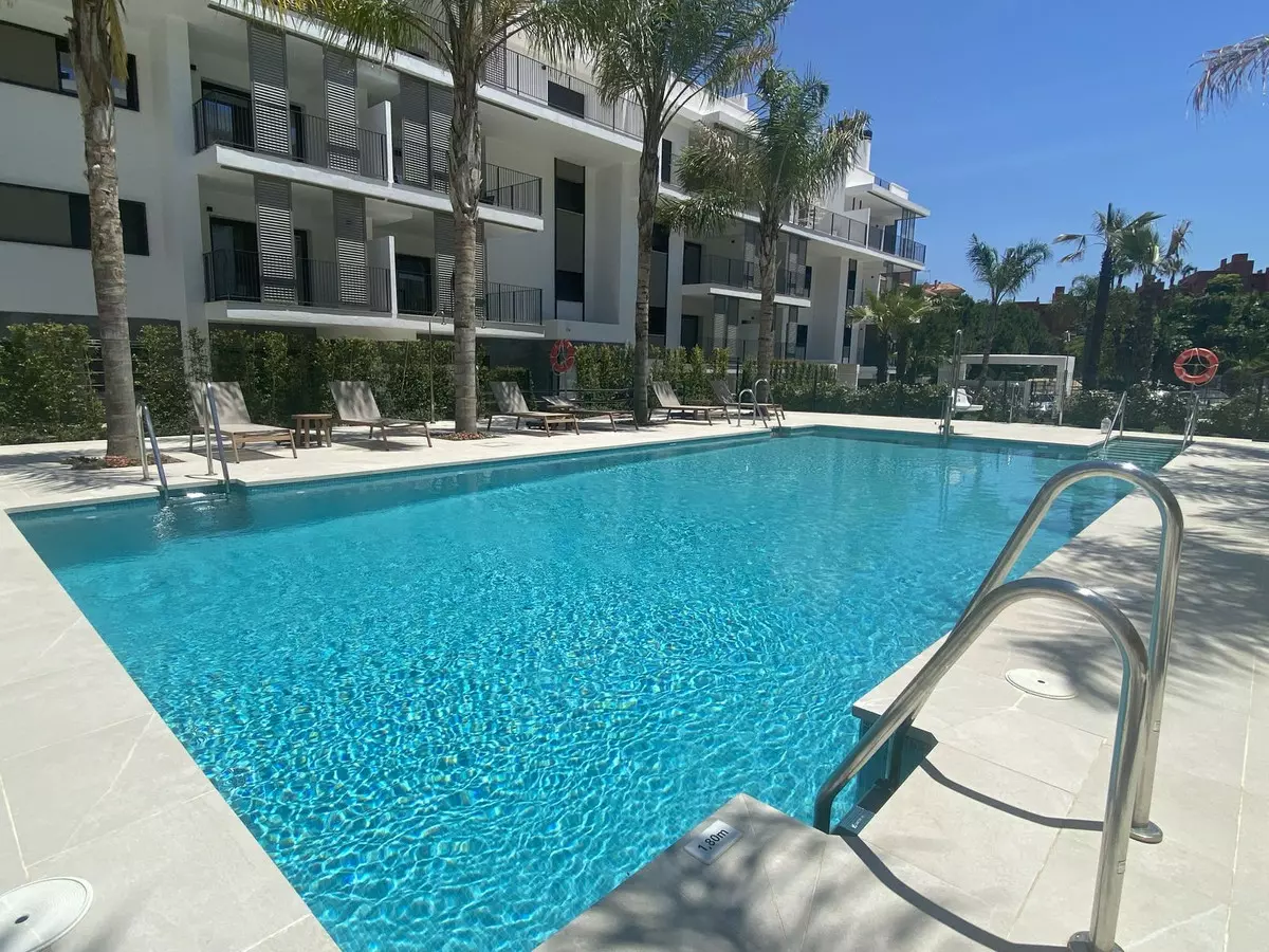3-bedroom Apartment In Estepona, Spain (93 M²)