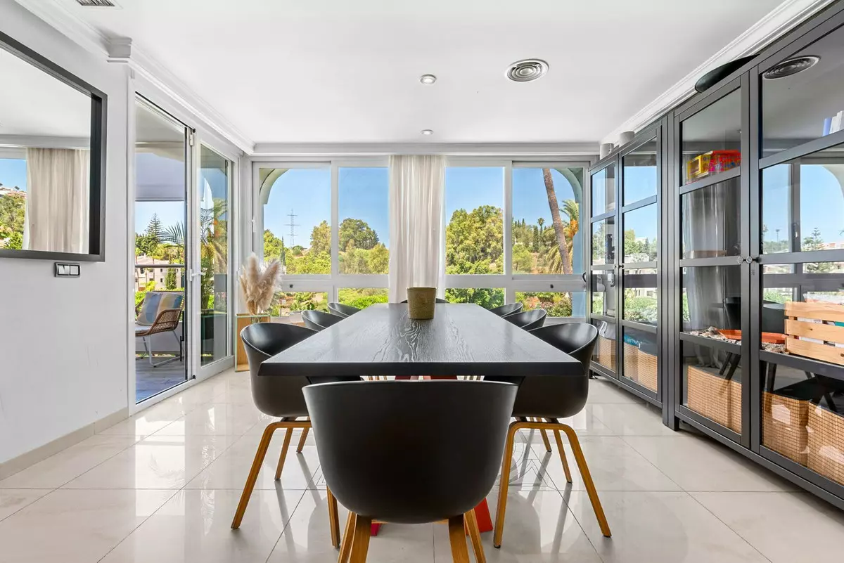 3-bedroom Apartment In Benahavis, Spain (173 M²)