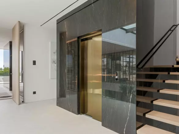 5-bedroom Villa In Marbella, Spain (912 M²)