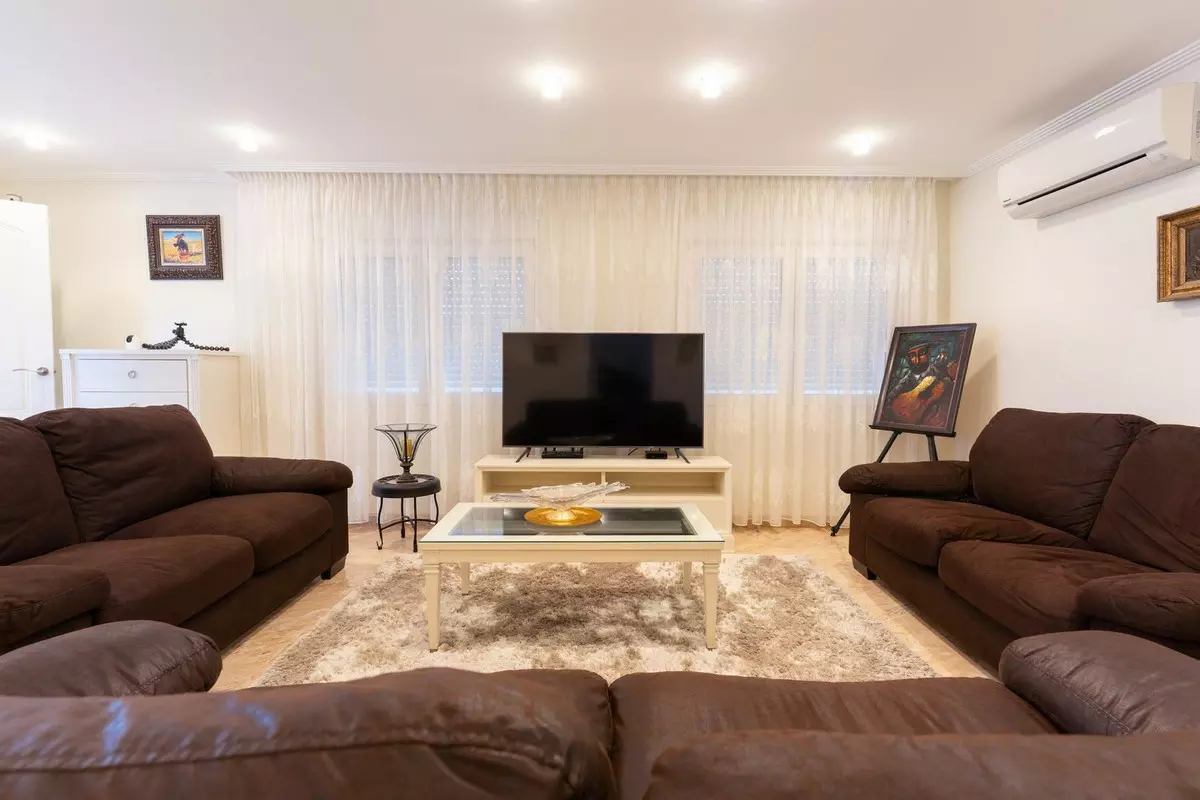 7-bedroom Villa In Orihuela, Spain (312 M²)