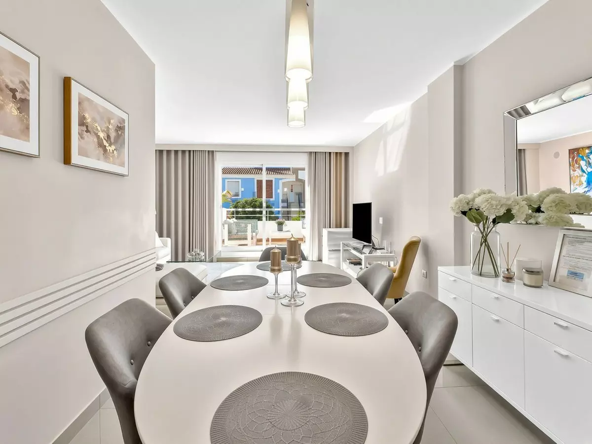 3-bedroom Apartment In Estepona, Spain (90 M²)