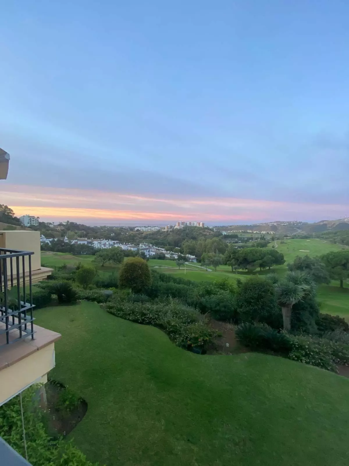 2-bedroom Apartment In Benahavis, Spain (90 M²)