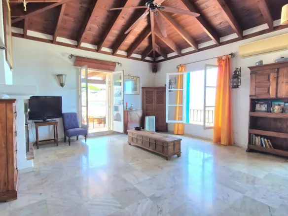 3-bedroom Villa In Benahavis, Spain (212 M²)