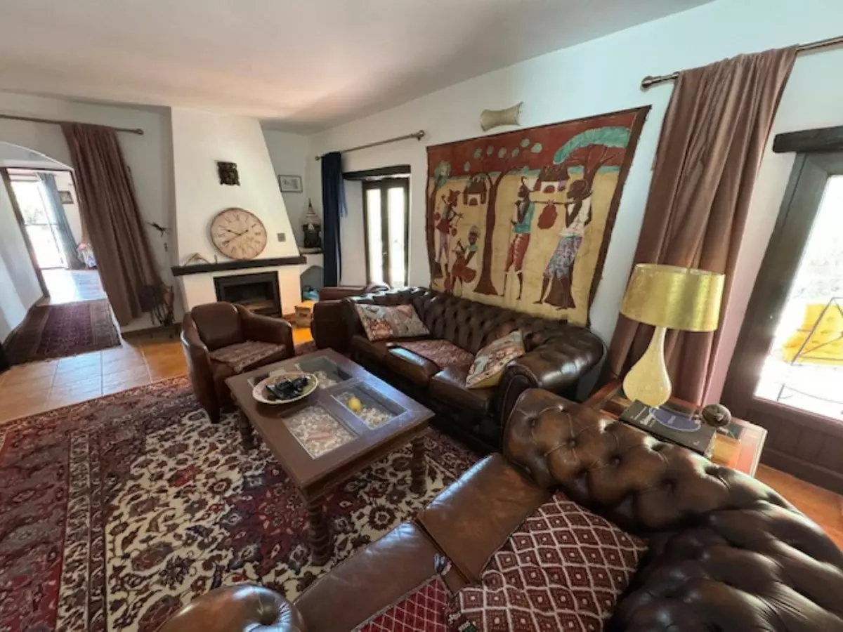 4-bedroom Country House In Casares, Spain (175 M²)