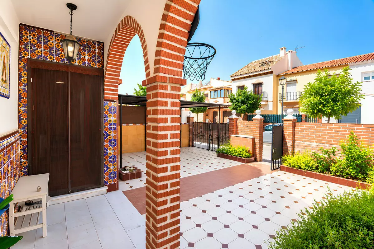 3-bedroom Villa In Fuengirola, Spain (155 M²)