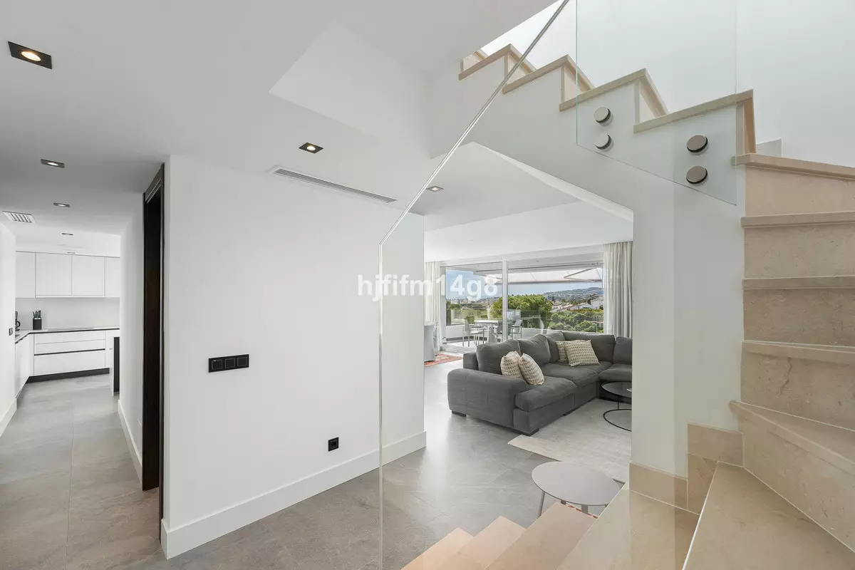 3-bedroom Apartment In Benahavis, Spain (155 M²)