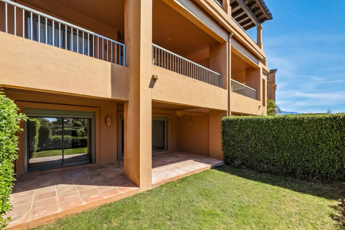 2-bedroom Apartment In Estepona, Spain (100 M²)