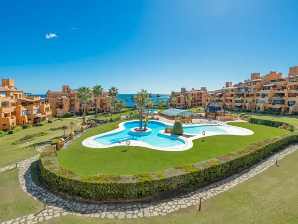 3-bedroom Apartment In Estepona, Spain (163 M²)