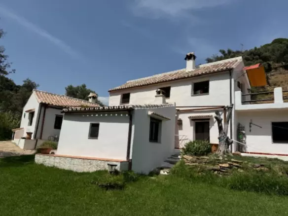 4-bedroom Country House In Casares, Spain (175 M²)