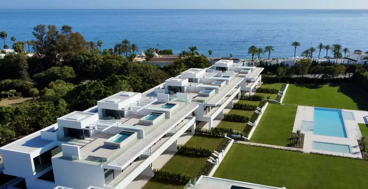 3-bedroom Villa In Marbella, Spain (447 M²)
