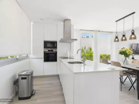 3-bedroom Villa In Estepona, Spain (117 M²)