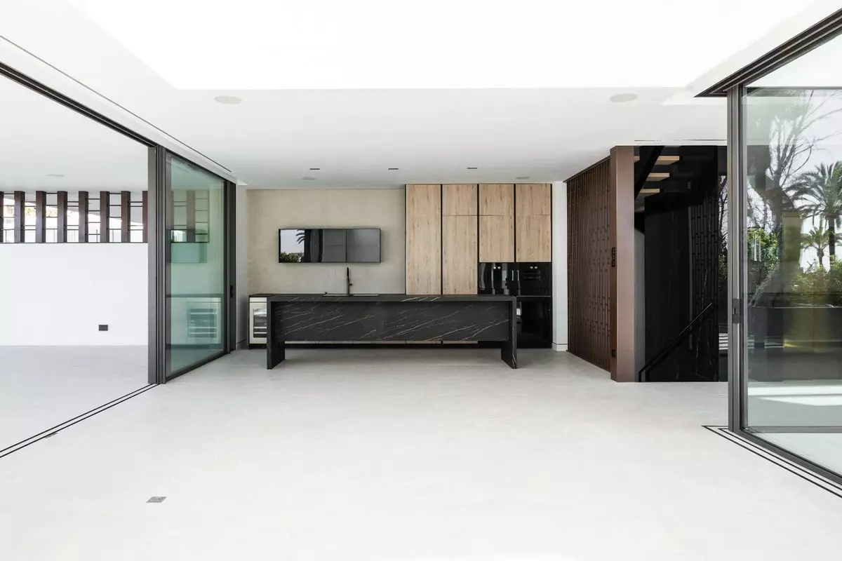 3-bedroom Villa In Marbella, Spain (447 M²)
