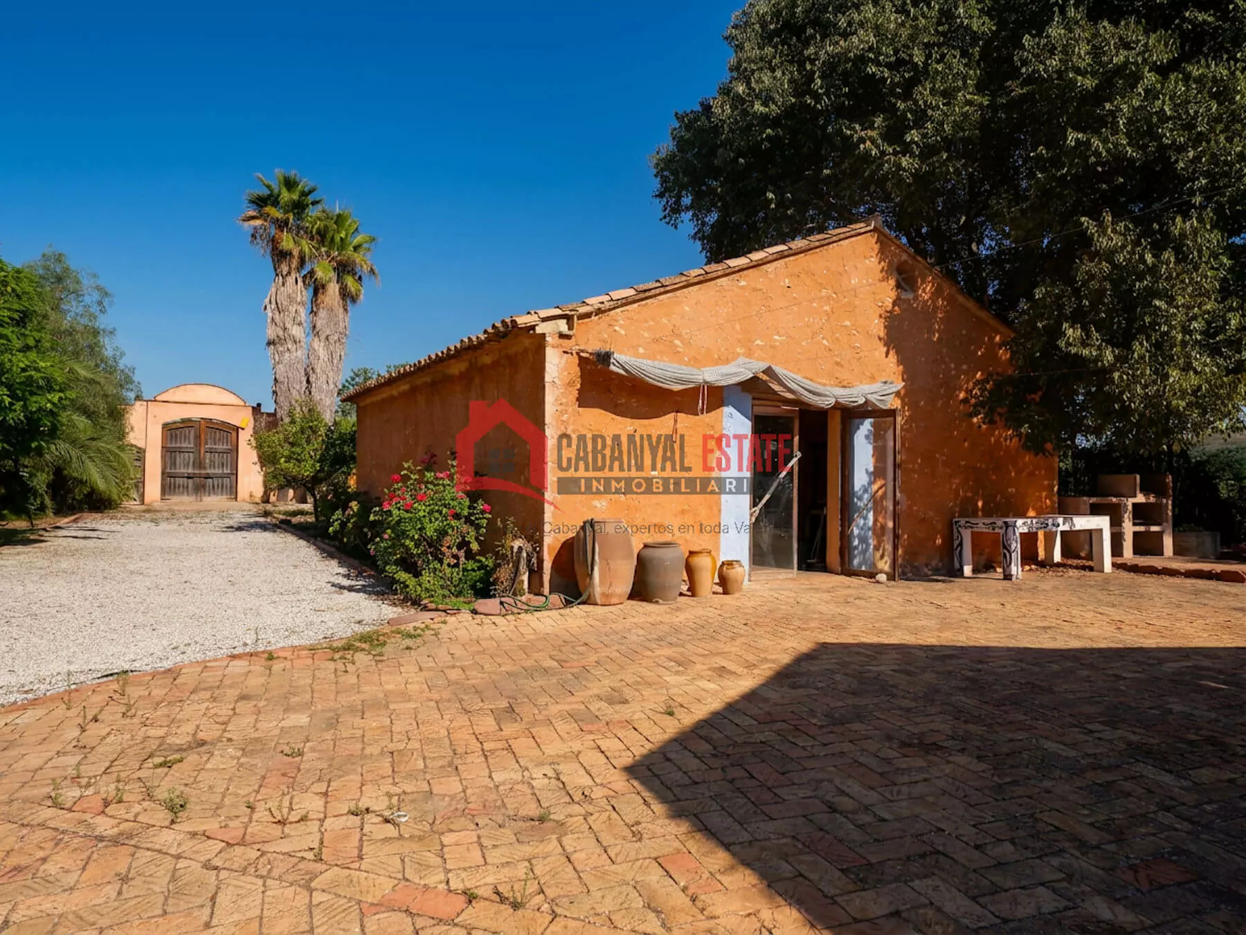 6-bedroom Farmhouse In Cheste (1.600 M²)