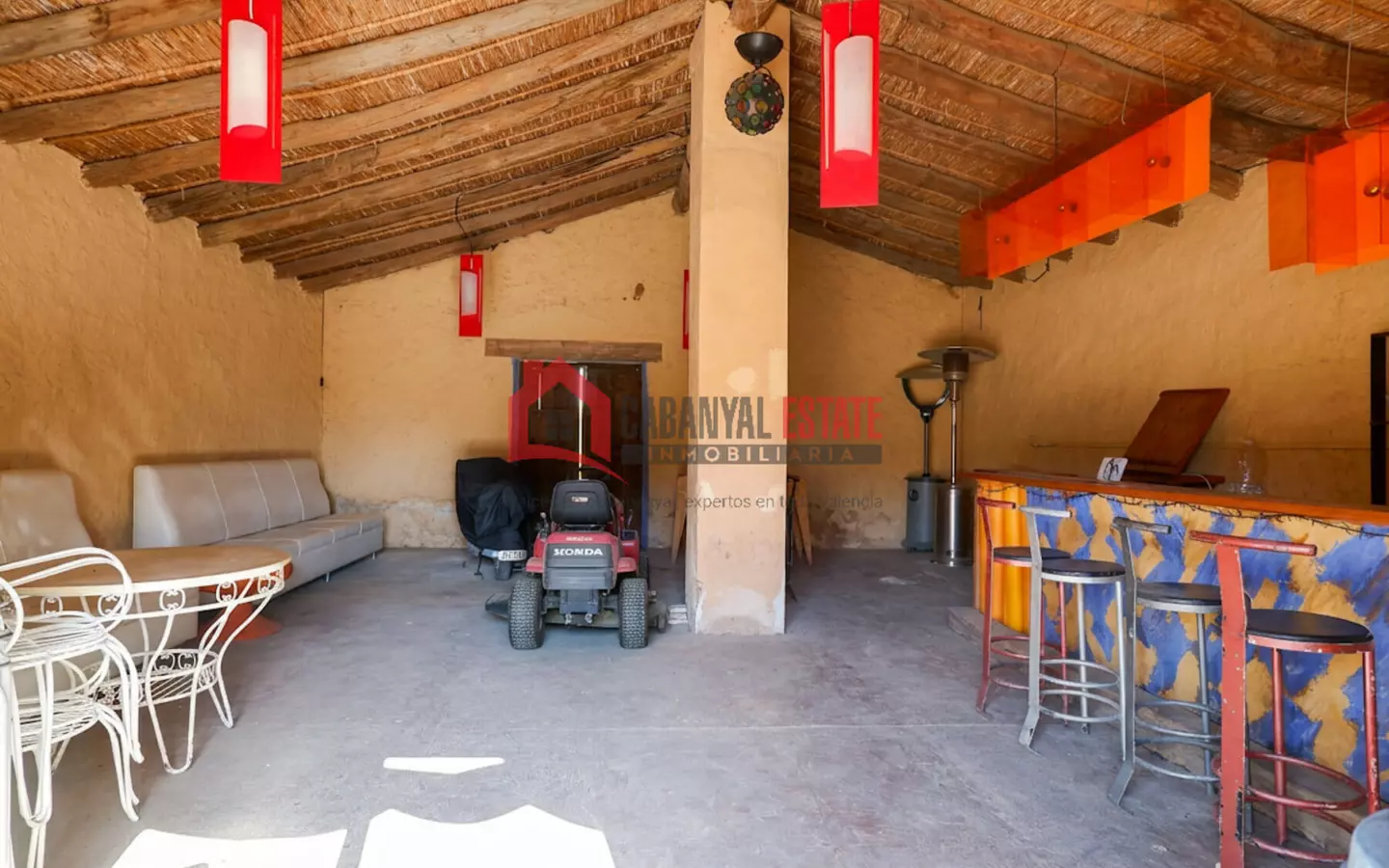 6-bedroom Farmhouse In Cheste (1.600 M²)