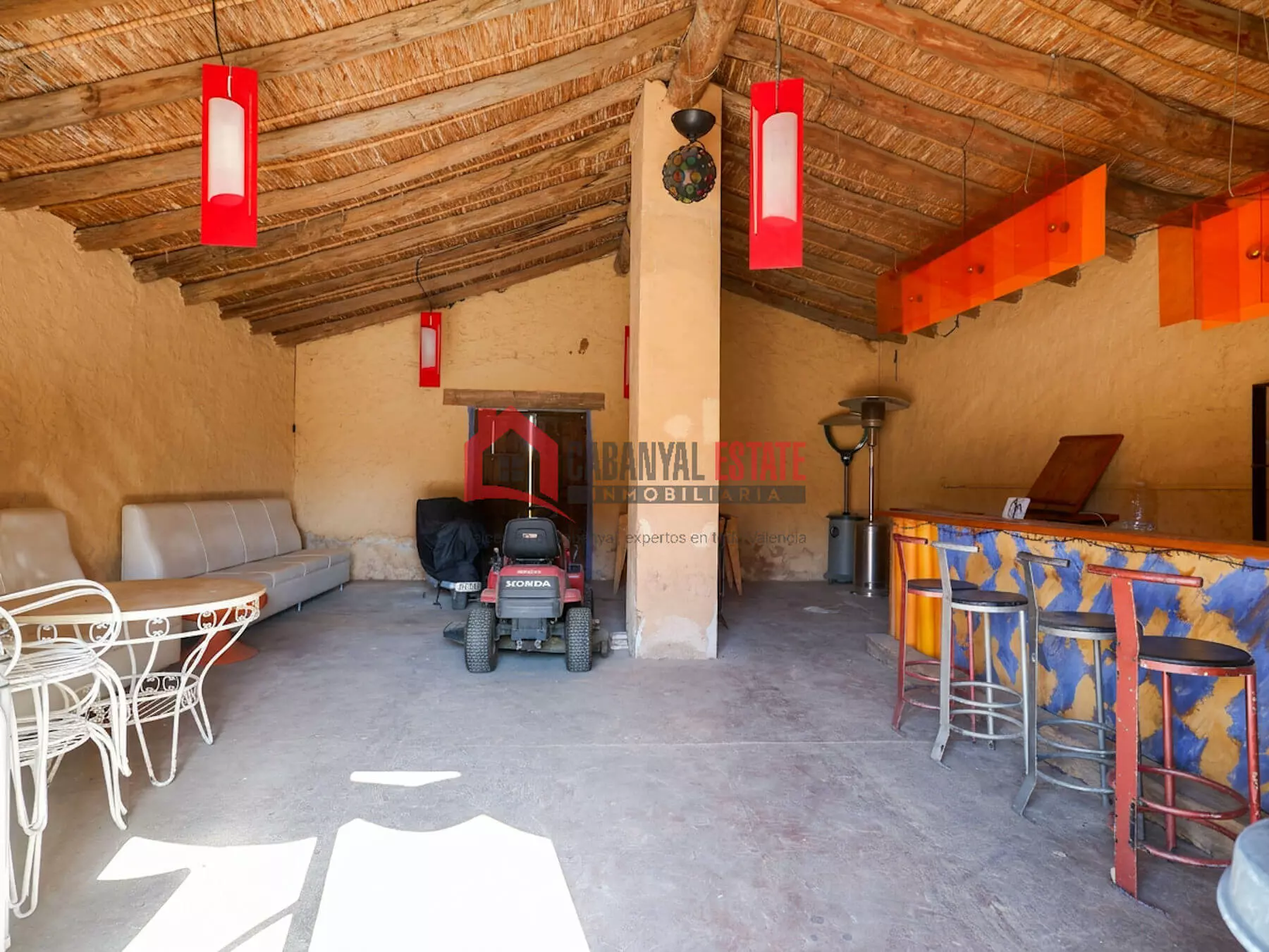 6-bedroom Farmhouse In Cheste (1.600 M²)