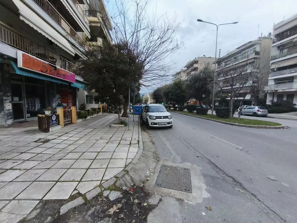 Commercial Property In Kalamaria, Greece (70 M²)
