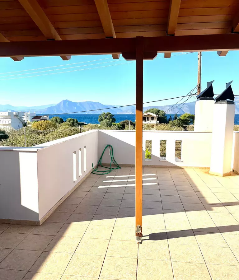 3-bedroom Complex In Vilia, Greece (380 M²)