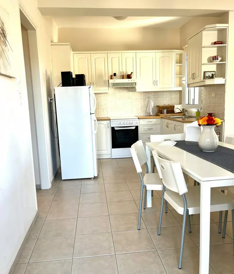 3-bedroom Complex In Vilia, Greece (380 M²)