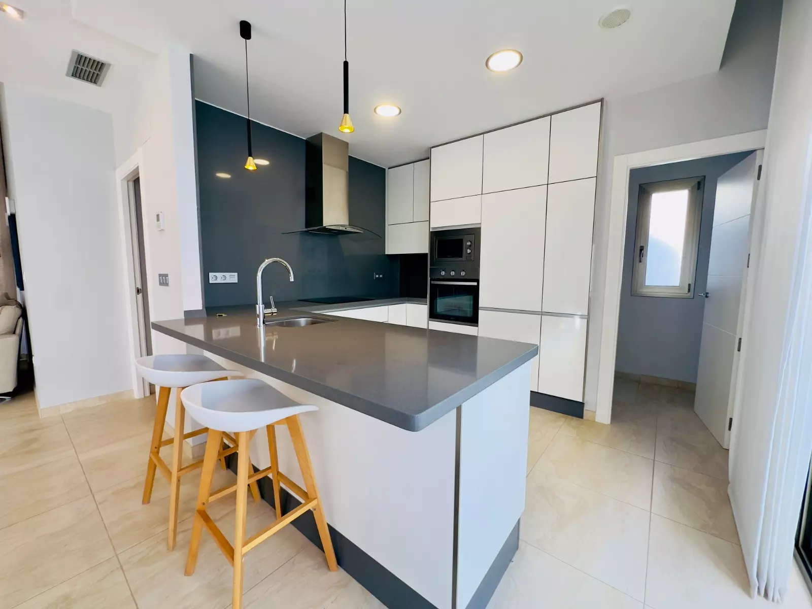 5-bedroom Villa In Orihuela Costa, Spain (221 M²)