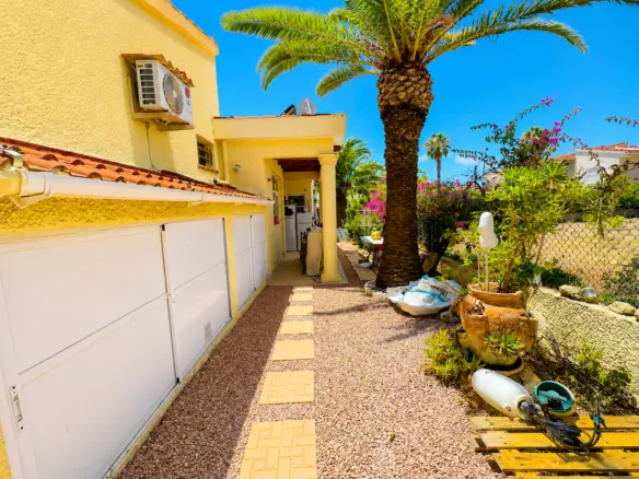 4-bedroom Villa In Ciudad Quesada, Spain (146 M²)