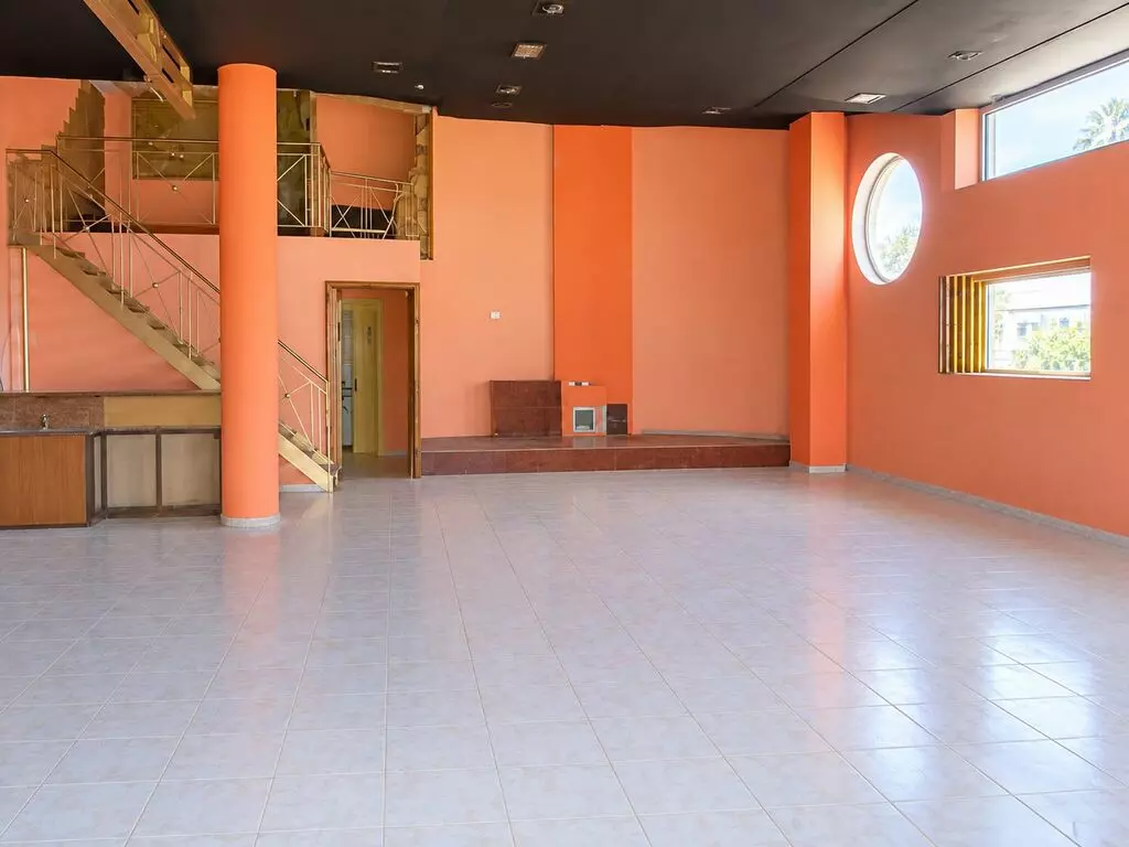 Commercial Property In Megara, Greece (240 M²)