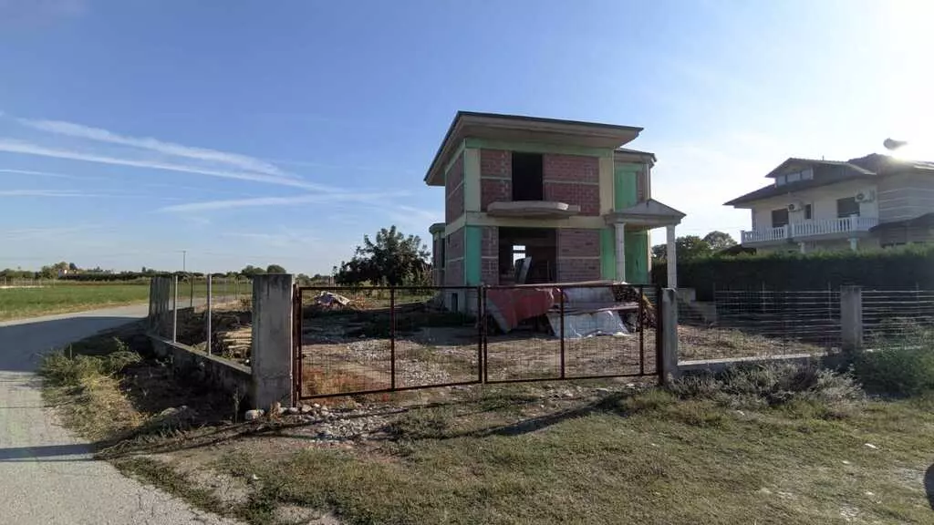 3-bedroom Detached House In Paralia, Greece (246 M²)
