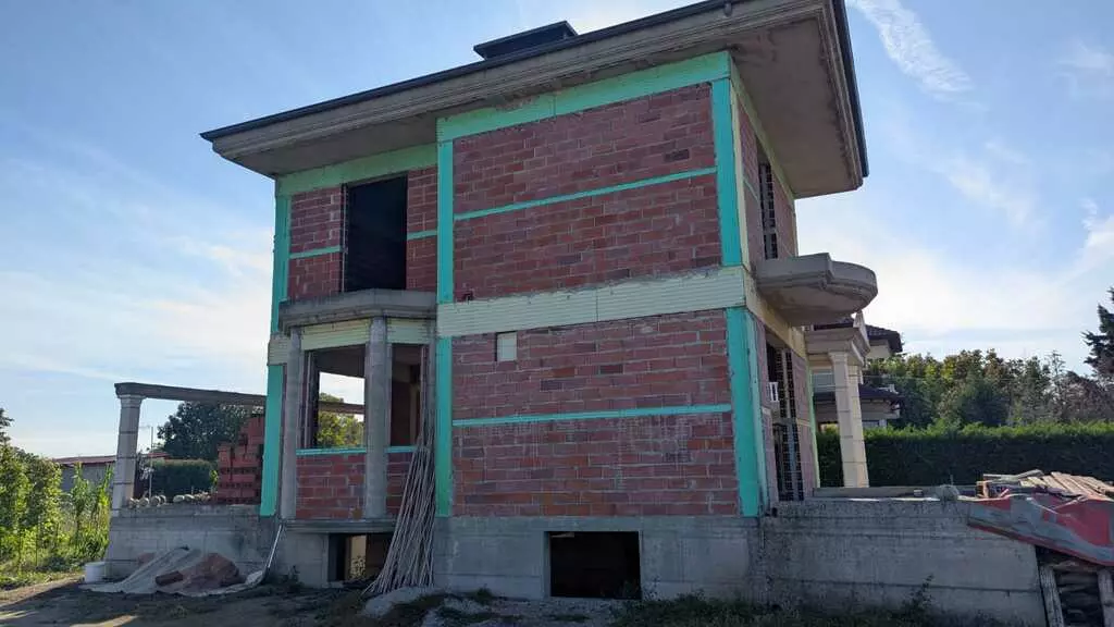 3-bedroom Detached House In Paralia, Greece (246 M²)