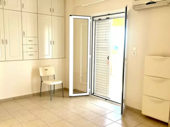 3-bedroom Complex In Vilia, Greece (380 M²)