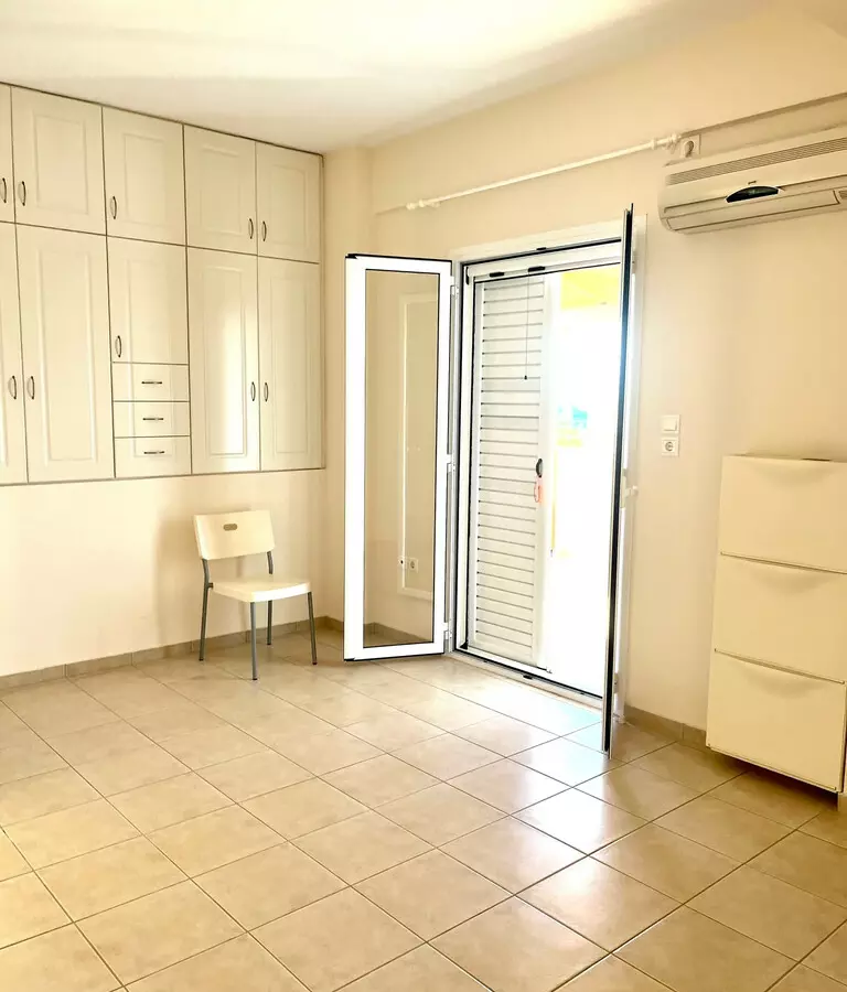 3-bedroom Complex In Vilia, Greece (380 M²)