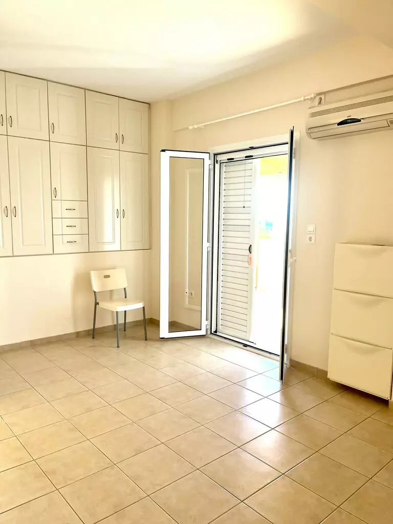 3-bedroom Complex In Vilia, Greece (380 M²)