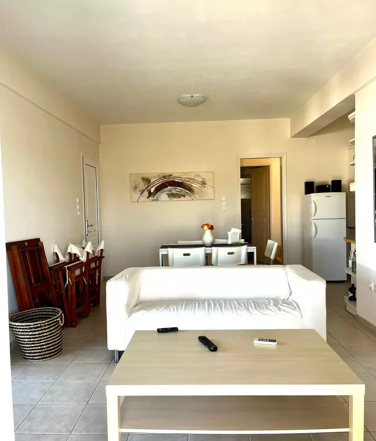 3-bedroom Complex In Vilia, Greece (380 M²)
