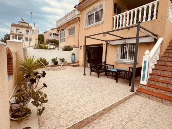 3-bedroom Villa In Villamartin, Spain (160 M²)