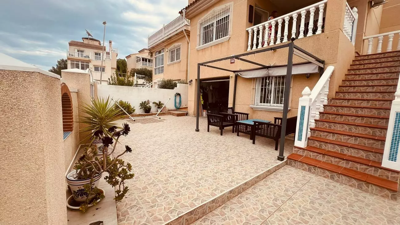 3-bedroom Villa In Villamartin, Spain (160 M²)