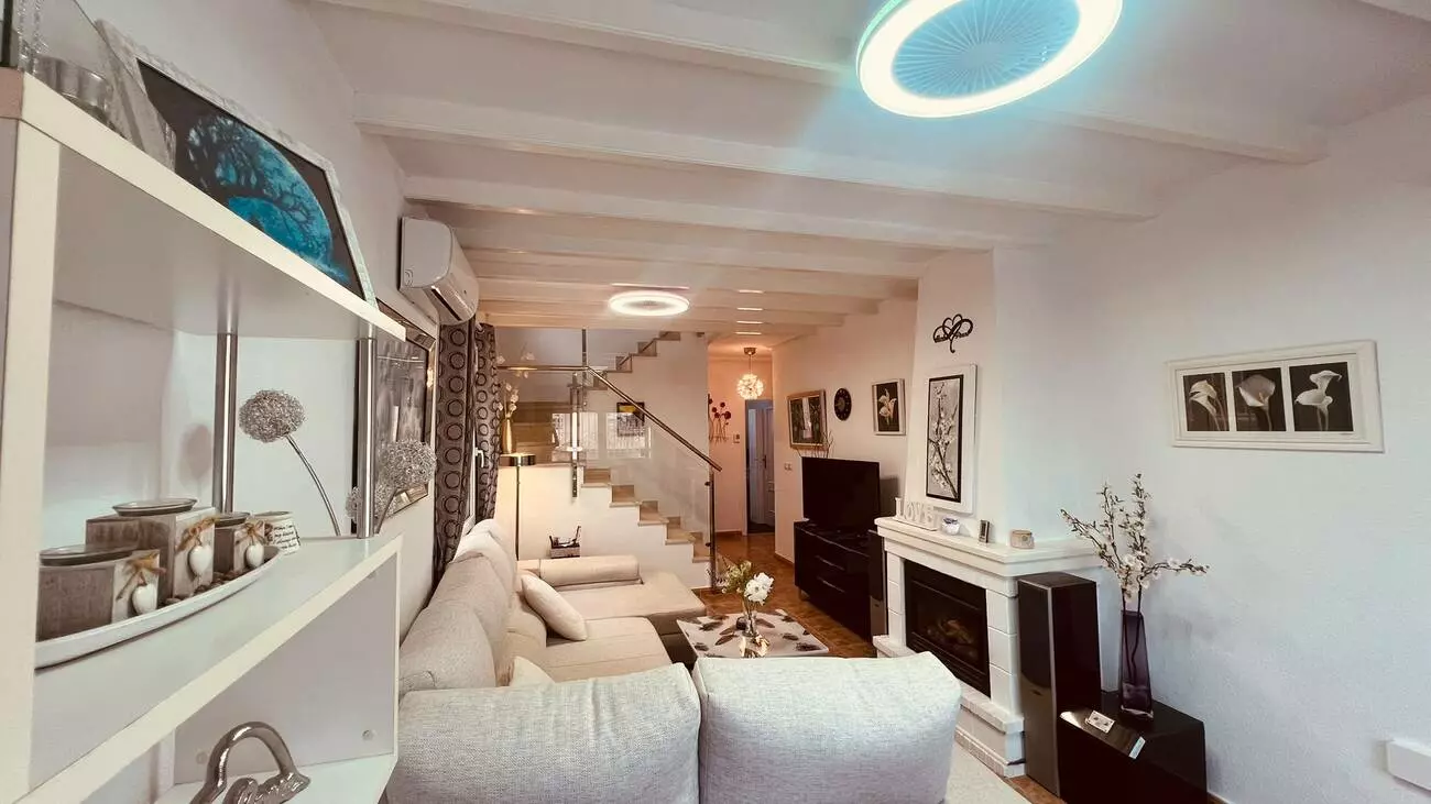 3-bedroom Villa In Villamartin, Spain (160 M²)