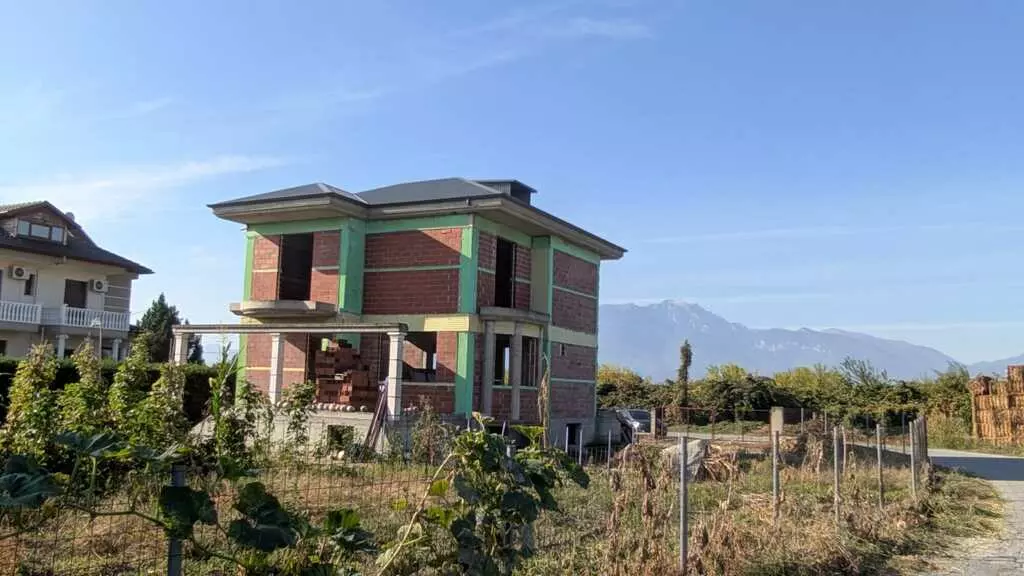 3-bedroom Detached House In Paralia, Greece (246 M²)
