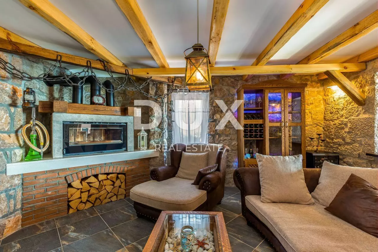 2-bedroom Villa In Jablanac, Croatia (260 M²)
