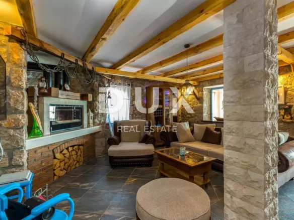 2-bedroom Villa In Jablanac, Croatia (260 M²)